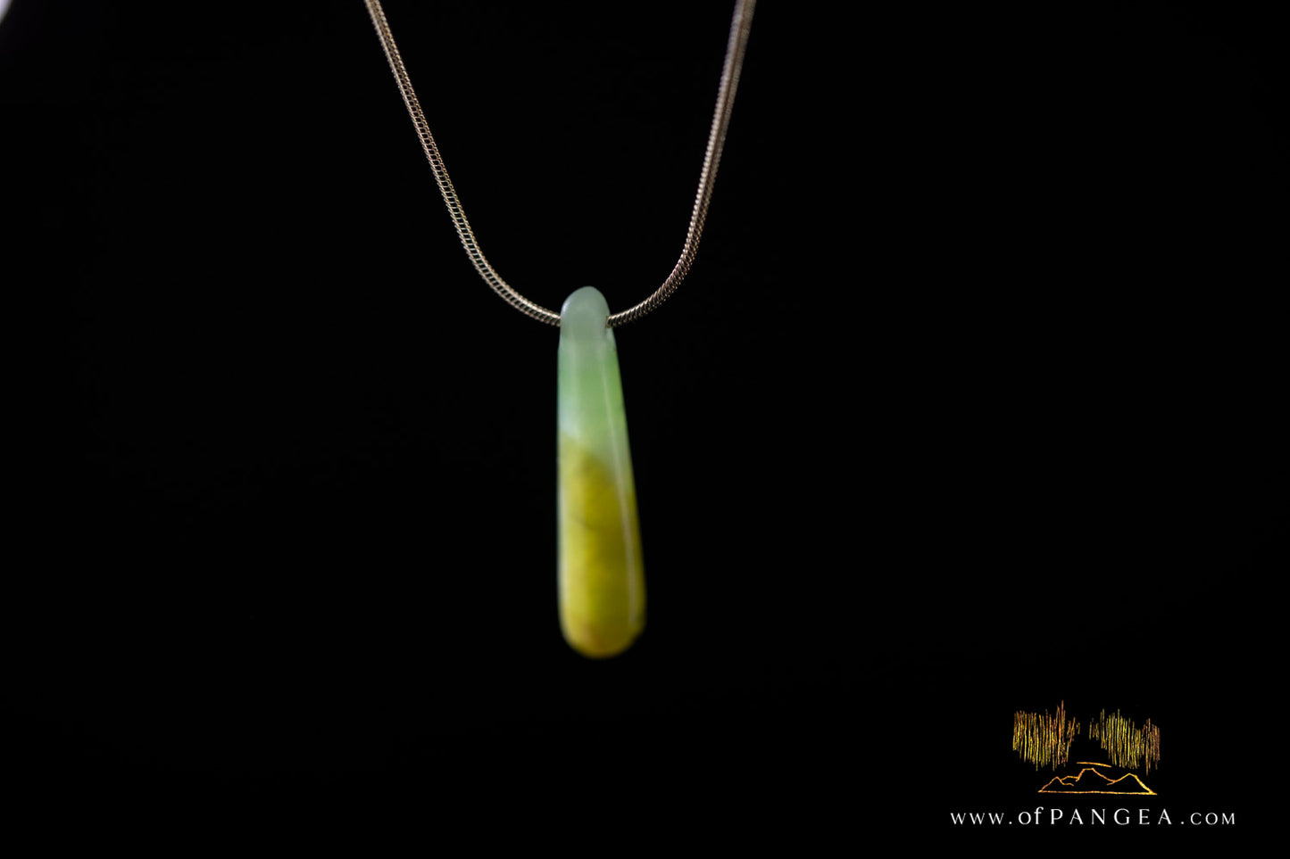 Siberian Nephrite Jade drop Necklace - Italian sterling silver || JF1121
