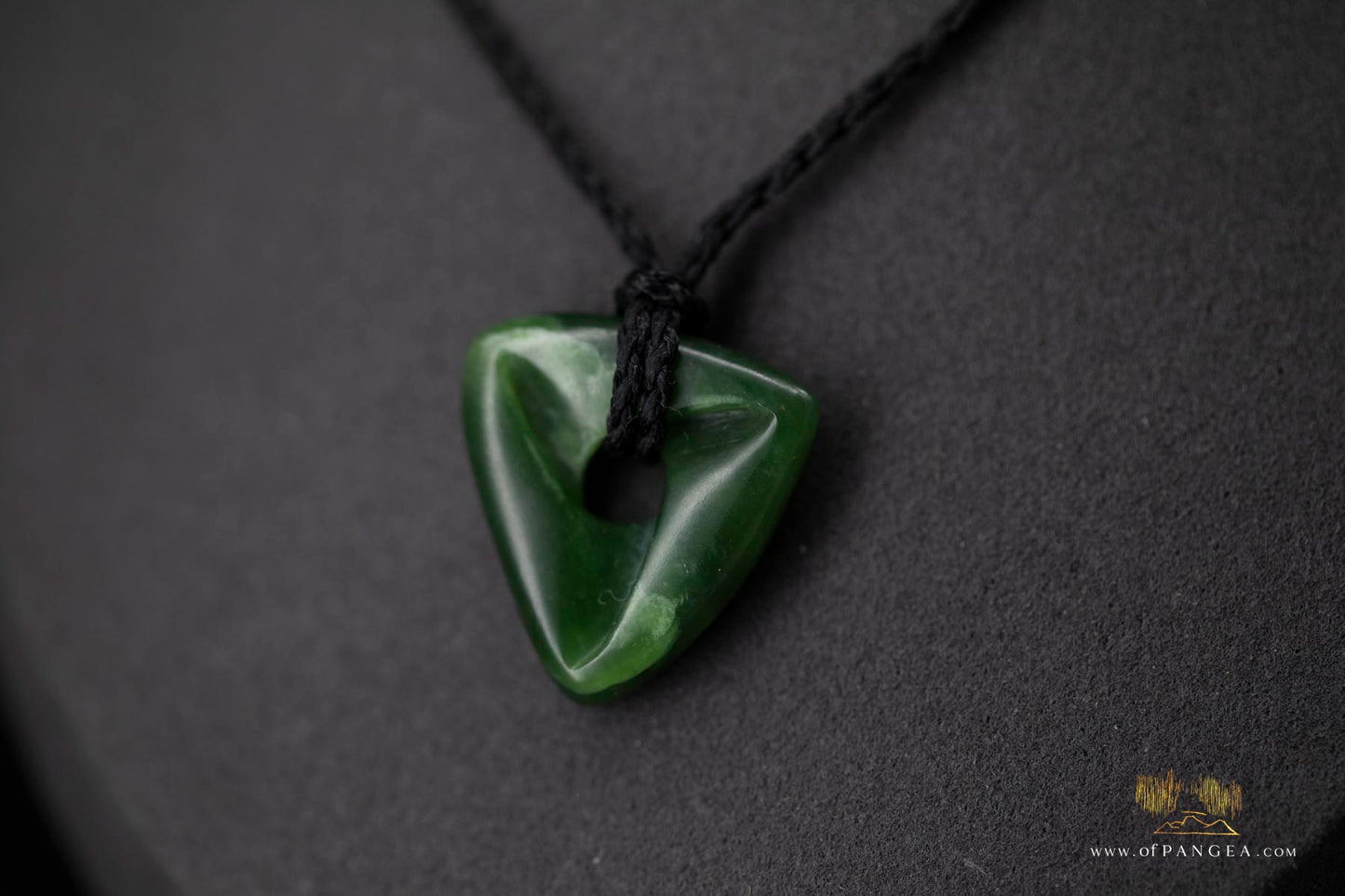 Möbius Strip pendant carved from kahurangi pounamu - nephrite jade -necklace || JF162