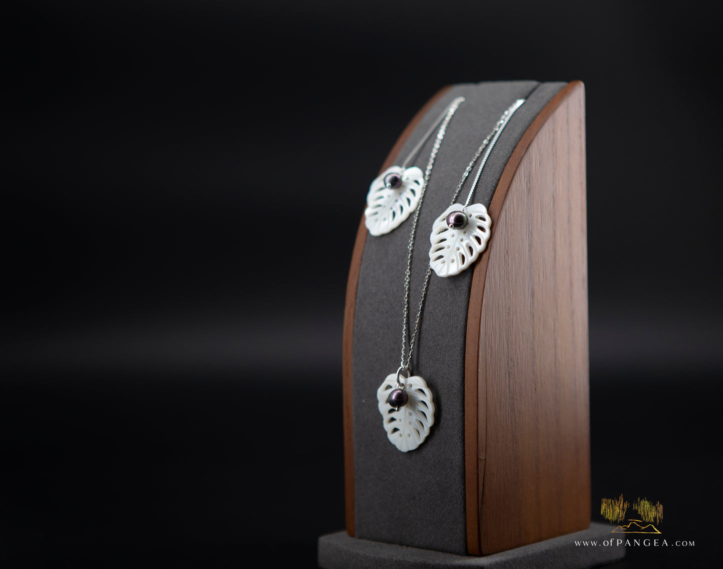 Mother of Pearl Monstera Leaf Necklace - AA peacock pearl - Sterling Silver