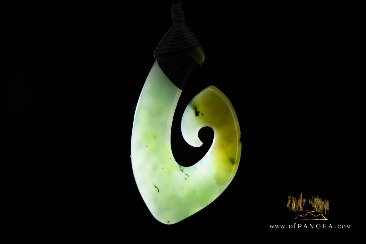 Hei Matau Hook - Siberian Nephrite Jade Necklace || Abalone Paua Toggle