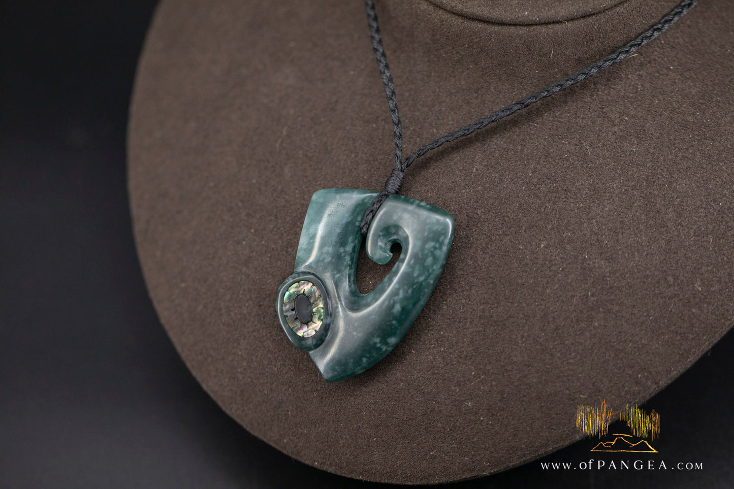Hei Matau Kōuma - Hook shield - Paua Abalone Inlay - Guatemalan Jadeite || JF1073