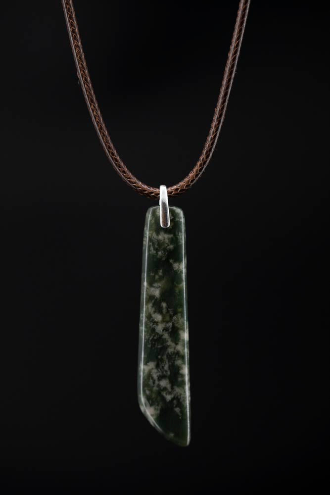 Toki necklace - Cherry Blossom Flower Nephrite Jade - Wyoming -  Italian leather and sterling silver || JF1076