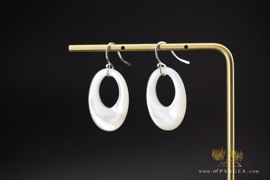 Mother of Pearl oval window earrings - sterling silver || JF1182