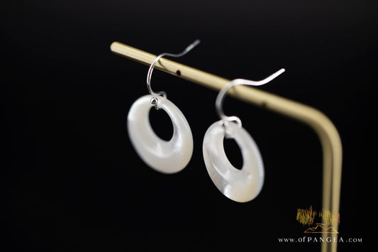 Mother of Pearl Circle window earrings - sterling silver || JF1183