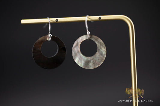 Tahitian Black-Lipped Mother of Pearl Disc Window Earrings - sterling silver || JF1205