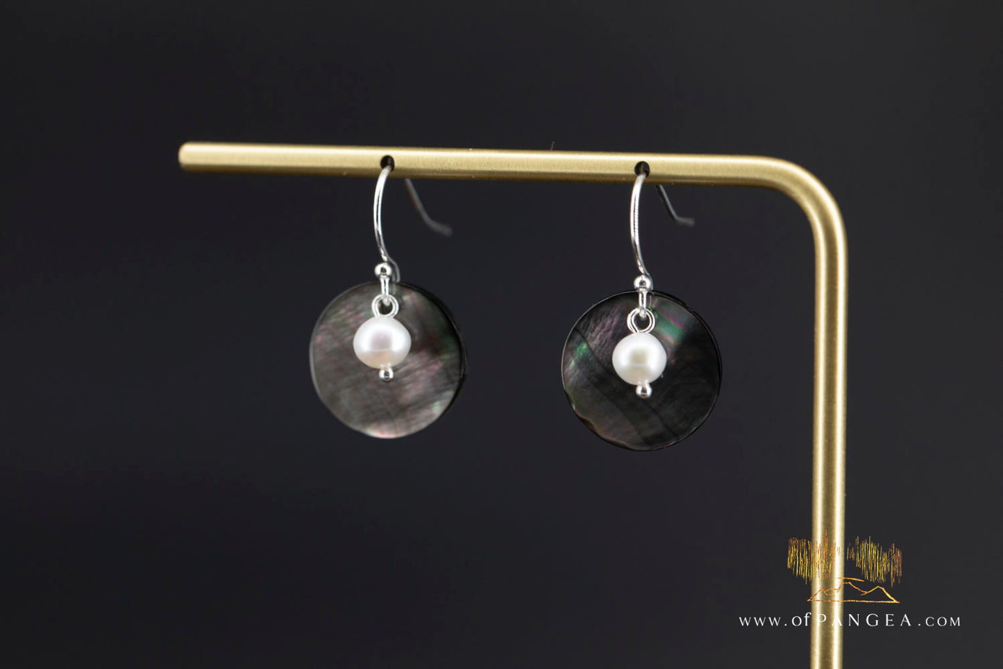 Tahitian Black-Lipped Mother of Pearl small disc Earrings - AAA Akoya Pearls - sterling silver || JF1379