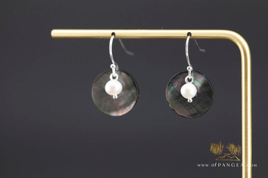 Tahitian Black-Lipped Mother of Pearl small disc Earrings - AAA Akoya Pearls - sterling silver || JF1379