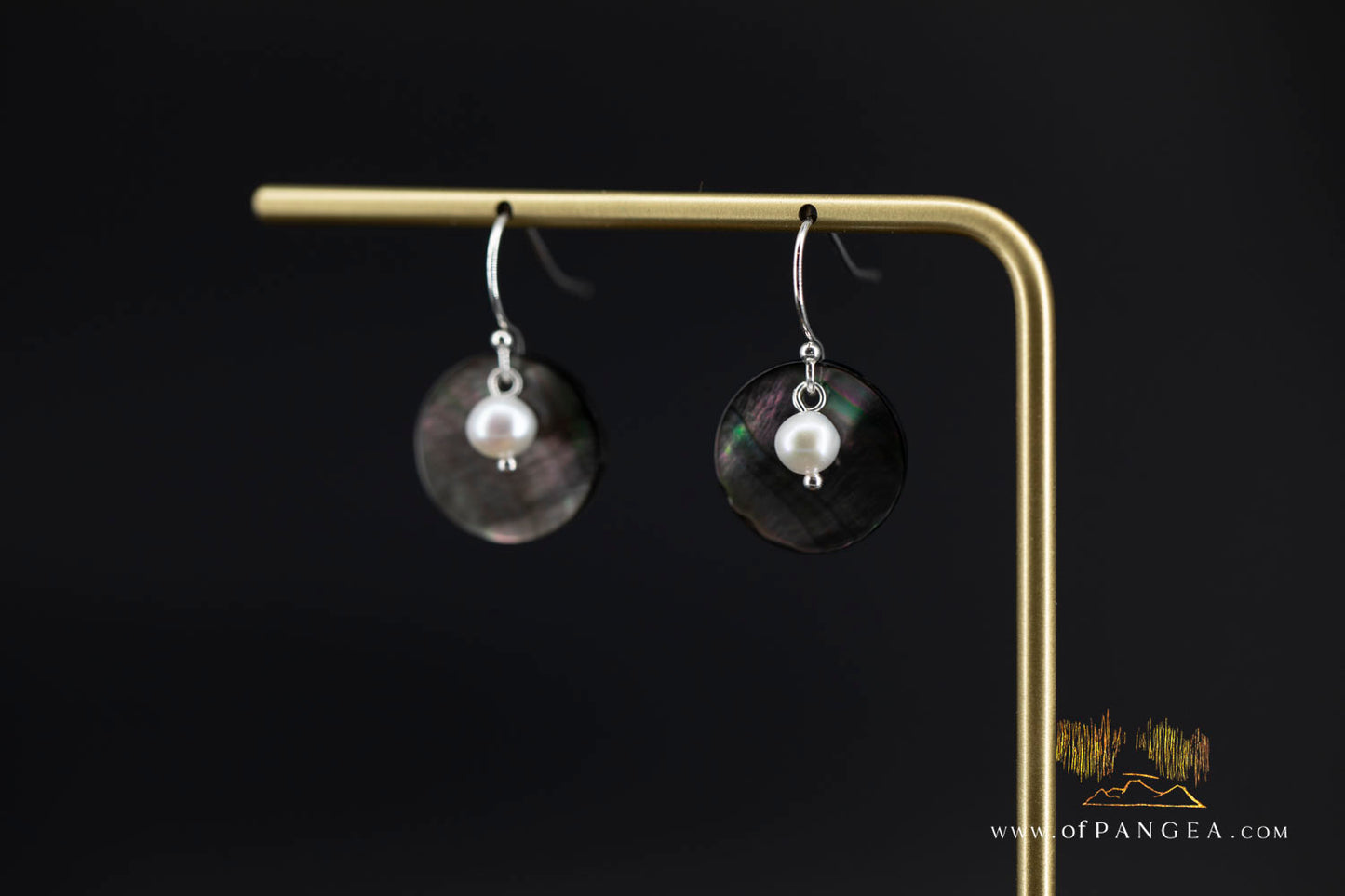 Tahitian Black-Lipped Mother of Pearl small disc Earrings - AAA Akoya Pearls - sterling silver || JF1379