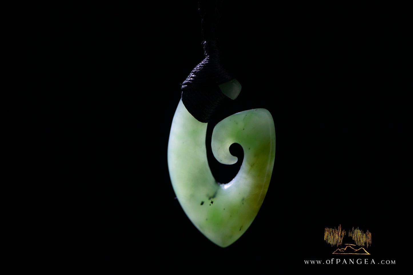 Hei Matau Hook - Siberian Nephrite Jade Necklace || JF1387