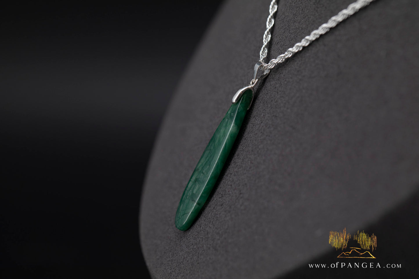 Green Mountain Chinese Jade Teardrop Necklace - Sterling silver || JF1407