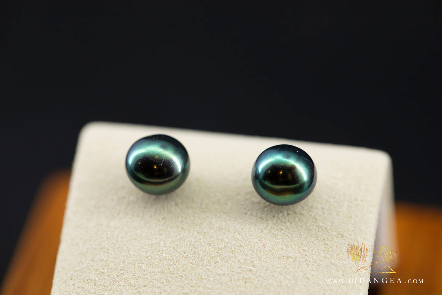Peacock Pearl - sterling silver post earrings || JF1446