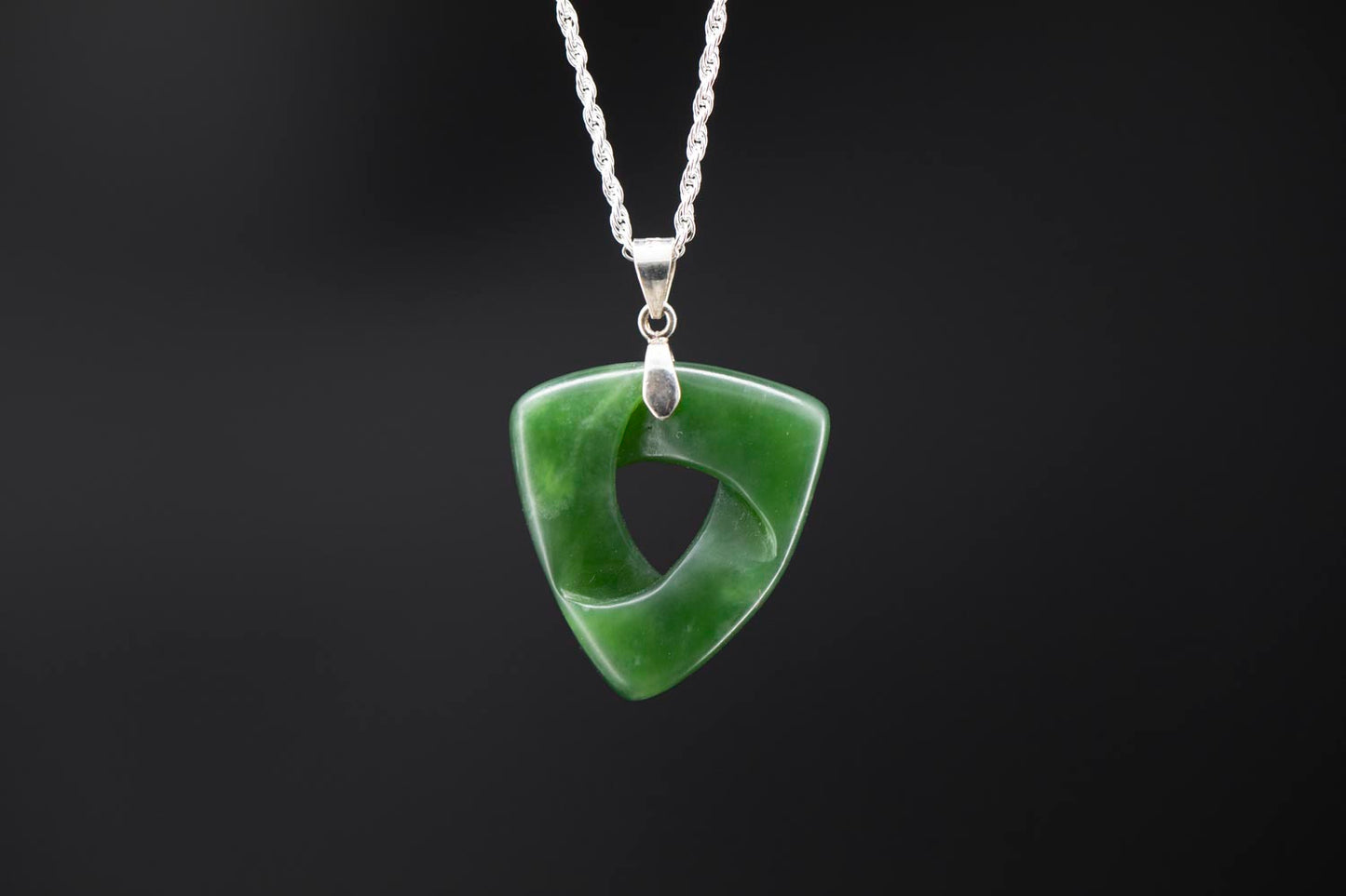 Möbius Strip pendant carved from kahurangi pounamu - nephrite jade - Italian sterling silver rope chain || JF163