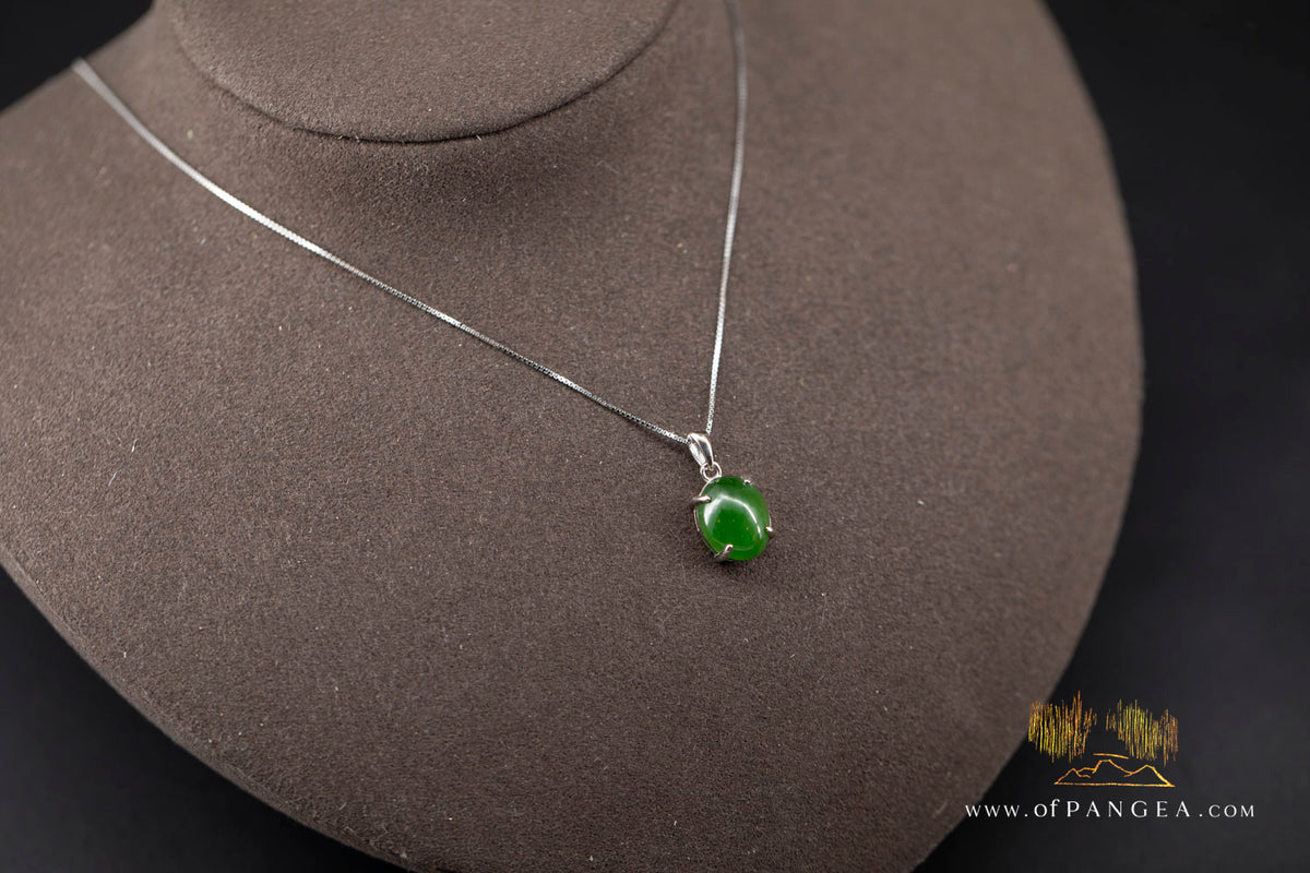 Cassiar Jade Oval Cabochon - British Columbian Nephrite Jade Necklace - Rhodium plated Bezel - Italian sterling silver chain || JF1689