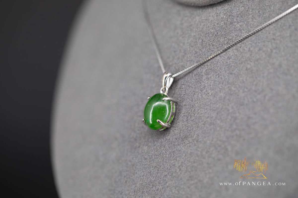 Cassiar Jade Oval Cabochon - British Columbian Nephrite Jade Necklace - Rhodium plated Bezel - Italian sterling silver chain || JF1689