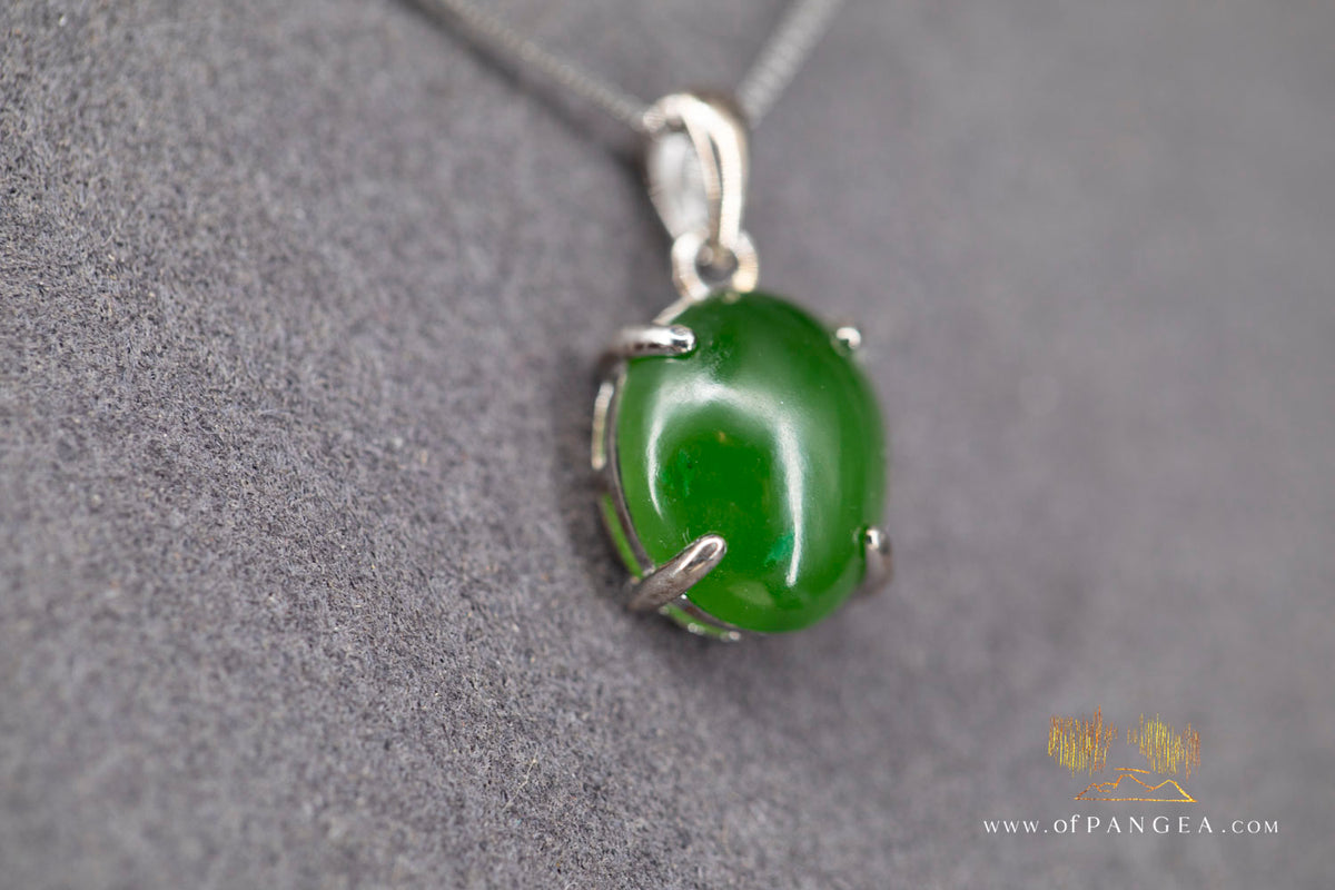 Cassiar Jade Oval Cabochon - British Columbian Nephrite Jade Necklace - Rhodium plated Bezel - Italian sterling silver chain || JF1689