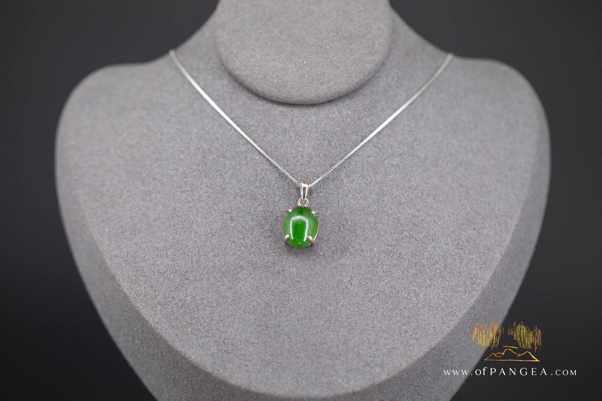 Cassiar Jade Oval Cabochon - British Columbian Nephrite Jade Necklace - Rhodium plated Bezel - Italian sterling silver chain || JF1689