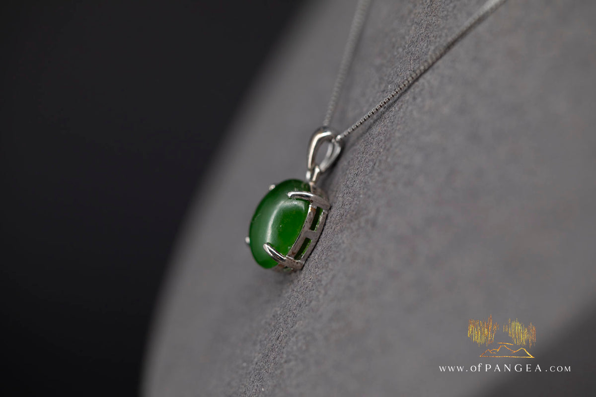Cassiar Jade Oval Cabochon - British Columbian Nephrite Jade Necklace - Rhodium plated Bezel - Italian sterling silver chain || JF1689
