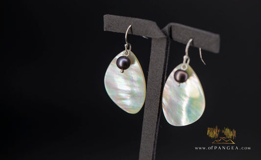 Mother of Pearl Mariposa Earrings - AA Peacock Pearls - sterling silver || JF1915