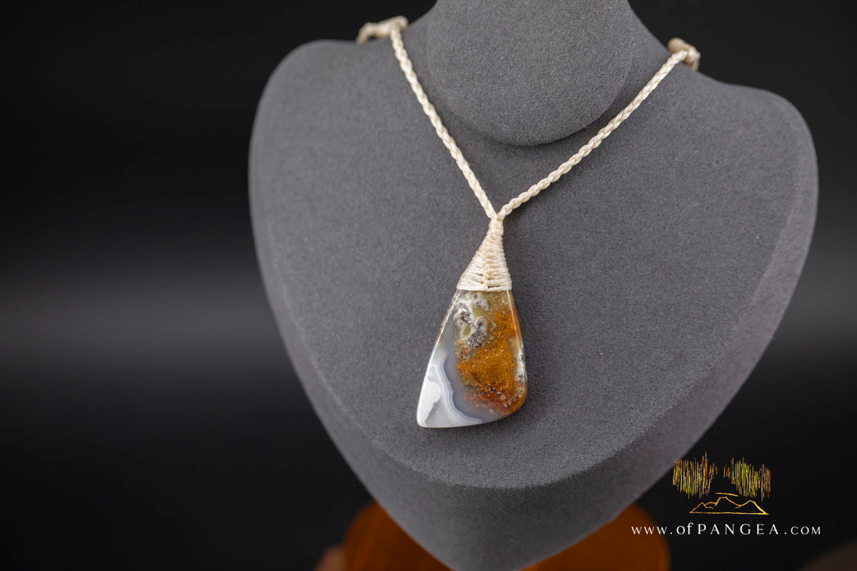 Moss Agate Pendant - Necklace || JF1953