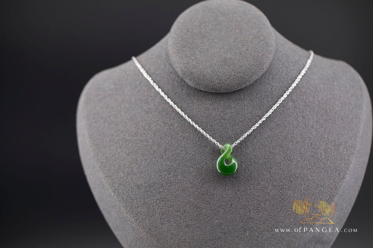 Pikorua - Twist - Cassiar Jade - British Columbian Nephrite Jade Necklace - Italian sterling silver chain || JF2049