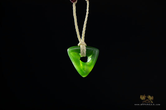Möbius Strip pendant carved from kahurangi pounamu - nephrite jade - white cord necklace || JF503