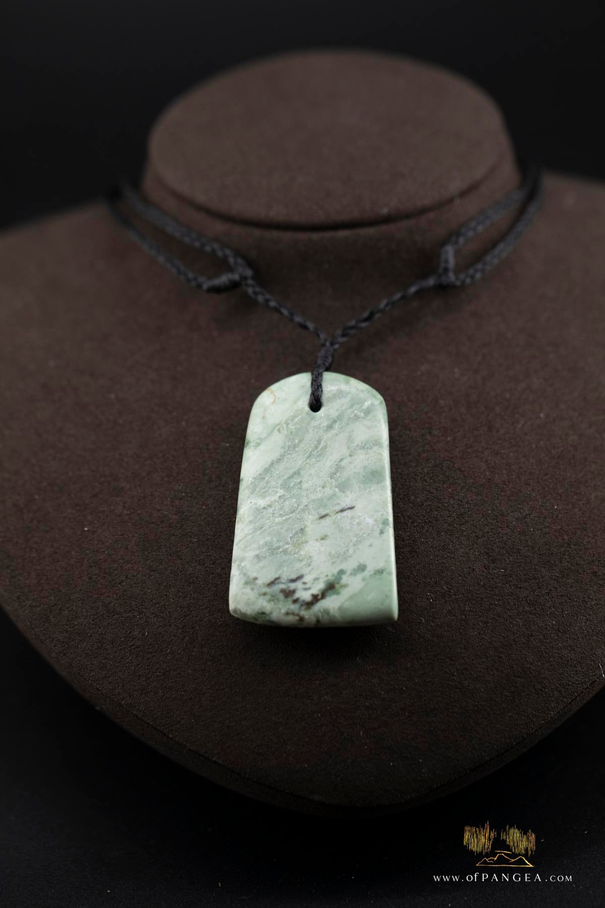 Hei Toki necklace - Inanga pounamu Nephrite Jade - Jade New Zealand || JF504