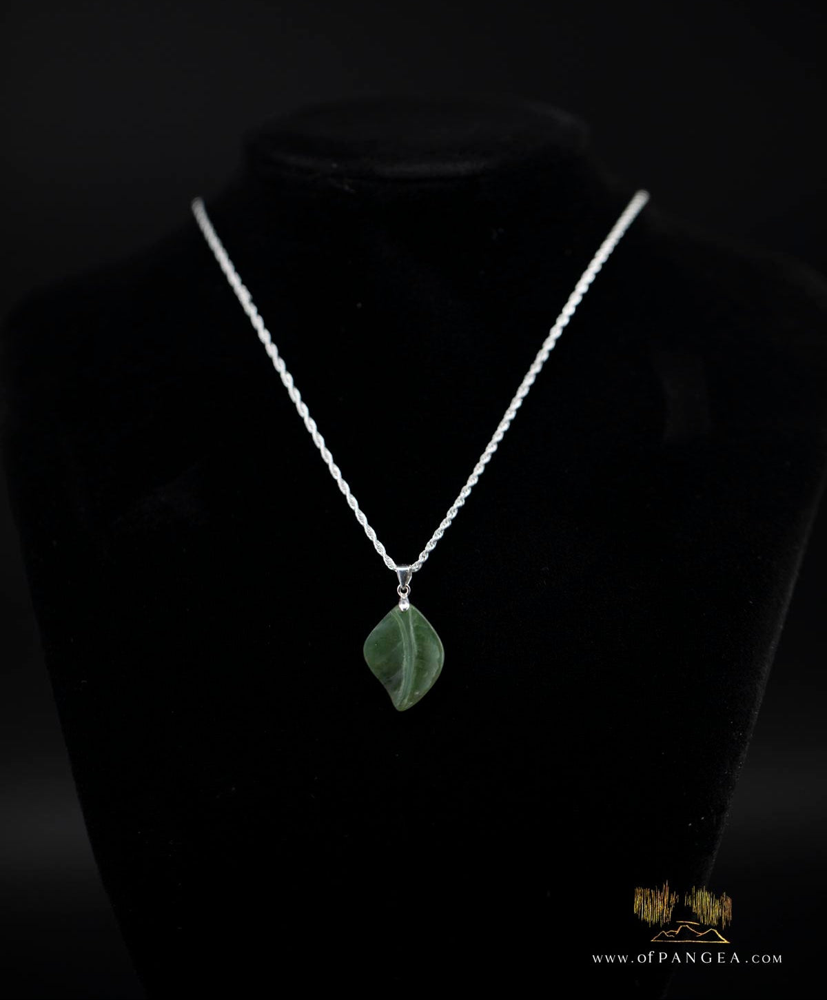 Leaf pendant - Wyoming Green Apple Nephrite Jade - Italian Sterling Silver || JF899