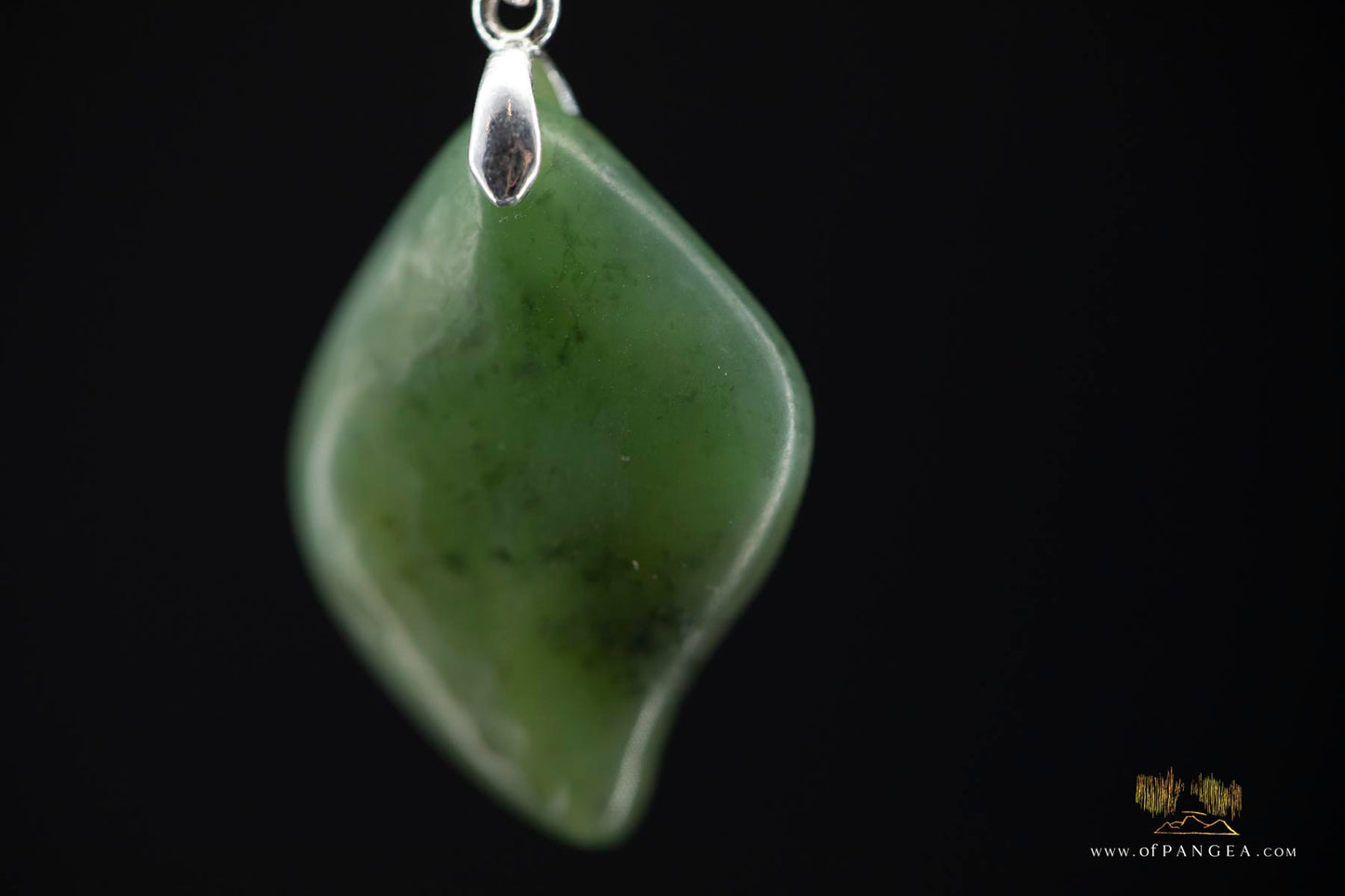 Leaf pendant - Wyoming Green Apple Nephrite Jade - Italian Sterling Silver || JF899