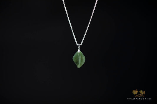 Leaf pendant - Wyoming Green Apple Nephrite Jade - Italian Sterling Silver || JF899