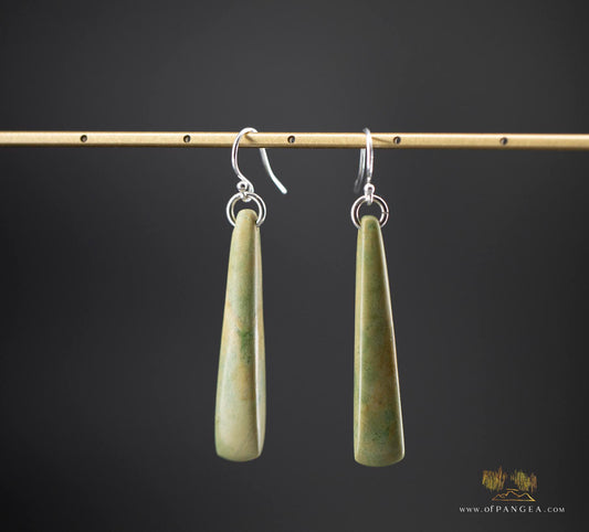 Flower Jade drop earrings - Raukaraka pounamu - New Zealand - Sterling Silver || JF908