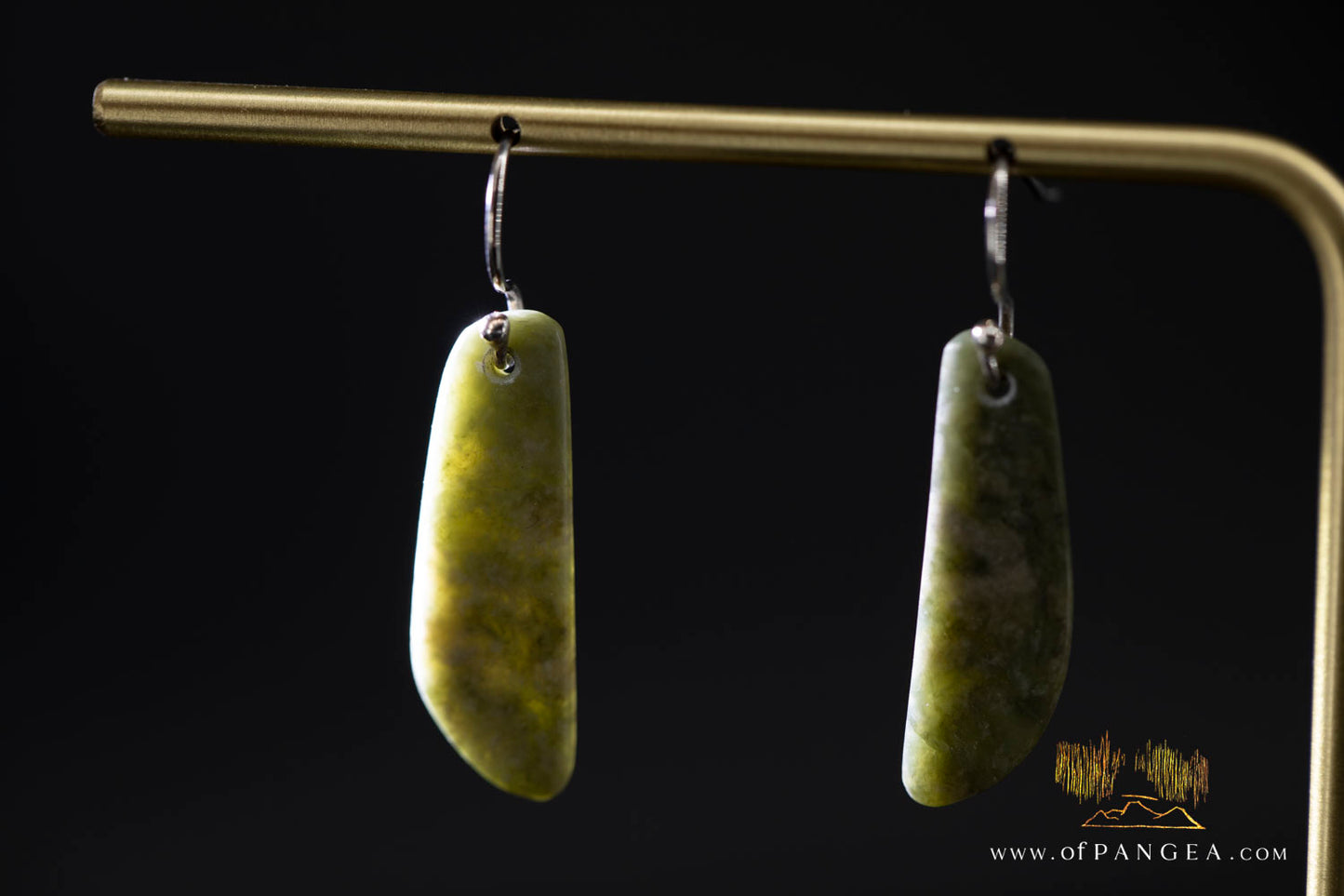 Olive Green Flower Nephrite Jade Earrings - Wyoming -  Italian sterling silver || JF999