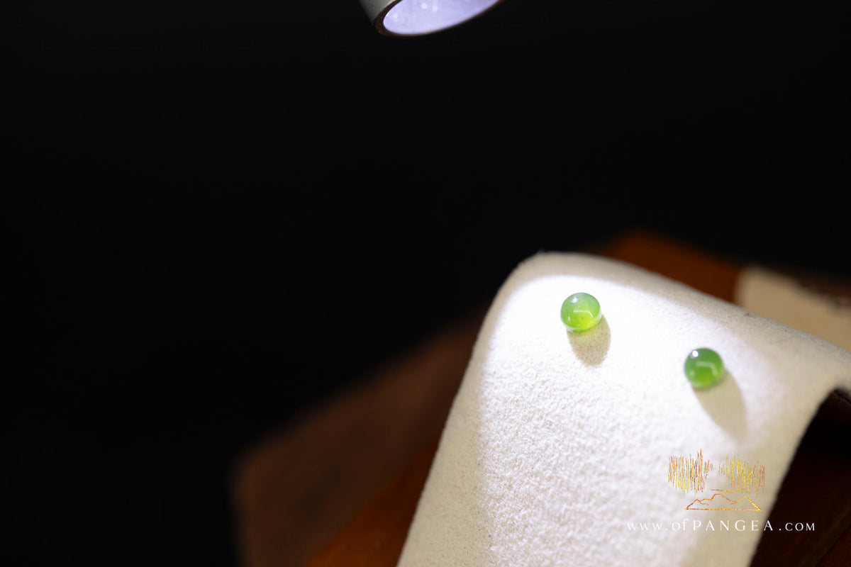 Stud Earrings - BC Nephrite Jade - 4mm Small Apple Green - Italian Sterling Silver