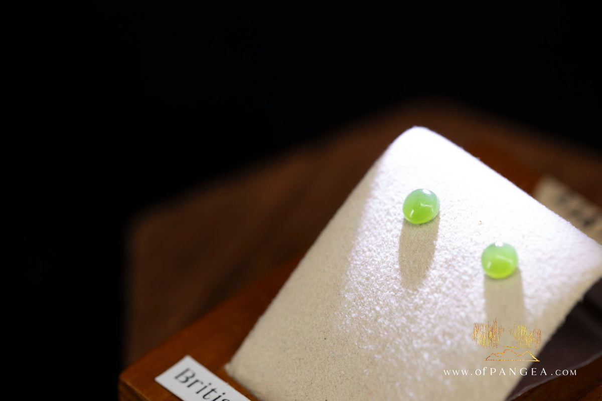 Stud Earrings - BC Nephrite Jade - 4mm Small Apple Green - Italian Sterling Silver