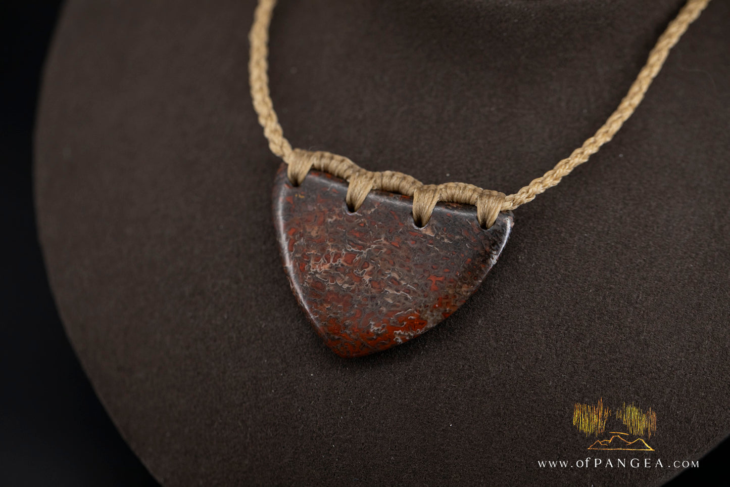 Dinosaur gembone necklace (Large)